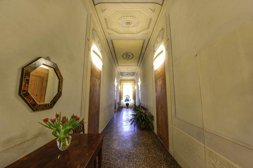 Torre Dei Lari Residenza D'Epoca Bed & Breakfast Florenţa Exterior foto