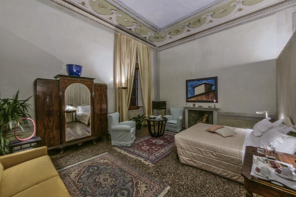 Torre Dei Lari Residenza D'Epoca Bed & Breakfast Florenţa Exterior foto